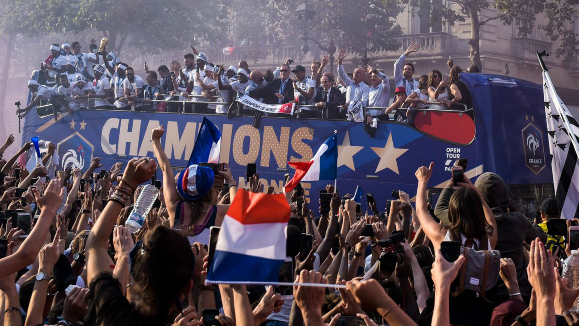 France's World Cup winners given heroes' welcome in Paris ...