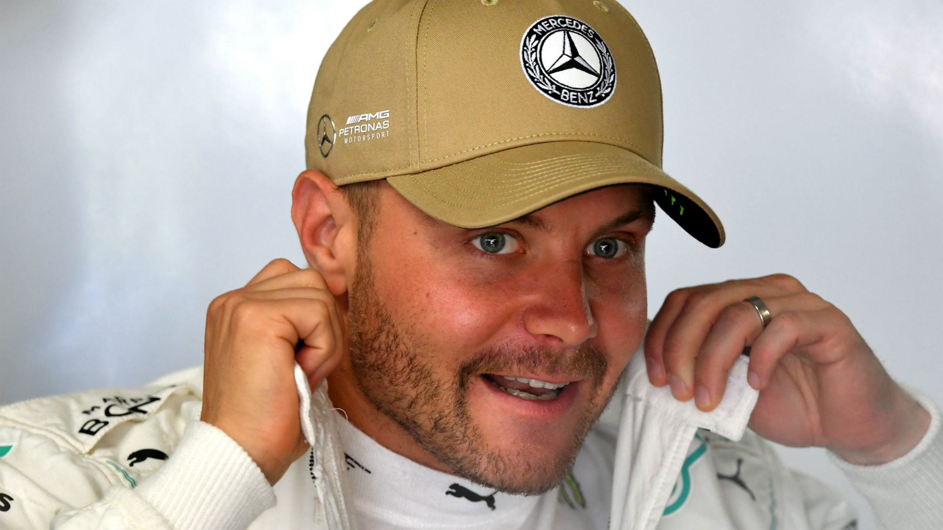 Mercedes retain Valtteri Bottas for 
