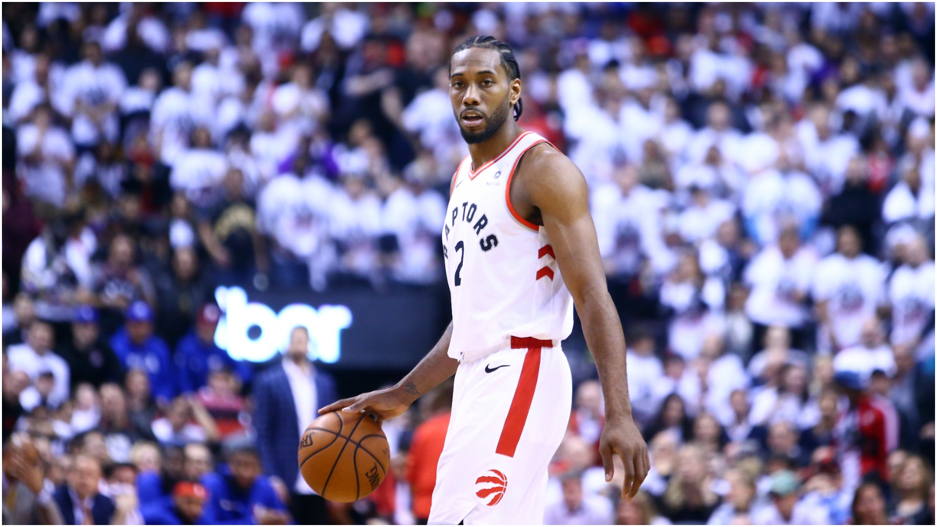 Kawhi Leonard inspires Toronto Raptors' comeback victory over Milwaukee Bucks