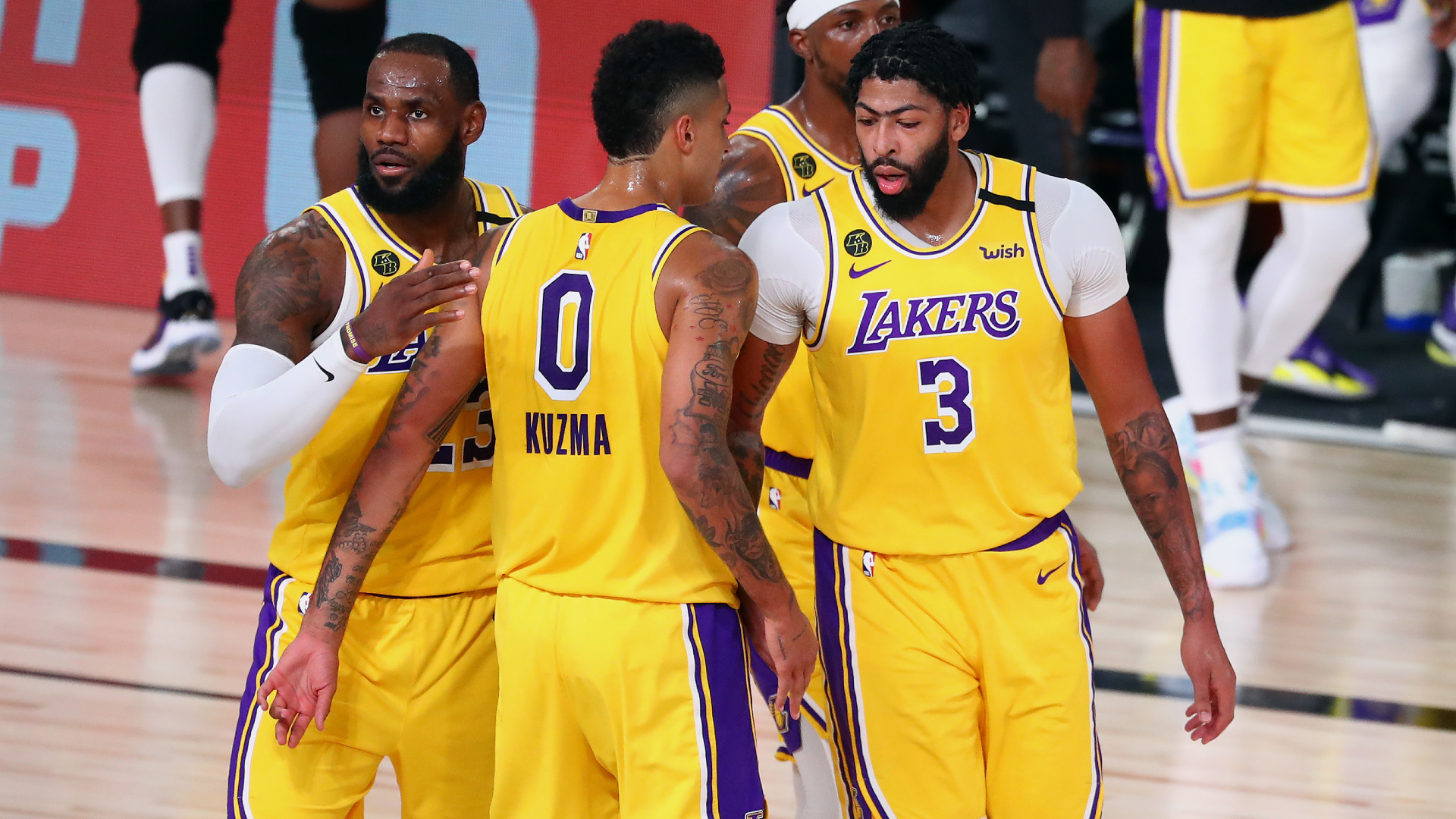 Lakers, Bucks draw level with comfortable wins Stadium Astro English